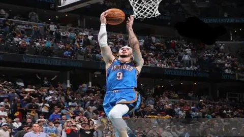 [图]骑士火力全开，力克灰熊，16连胜创队史最长连胜佳绩